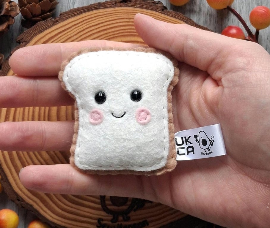 Toast pocket hug, handsewn felt plush, large letter gift