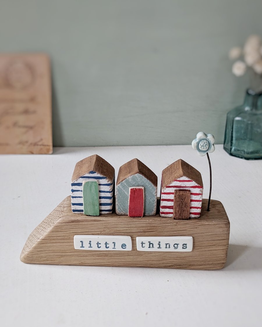 Little Painted Wooden Beach Huts with Clay Flower 'little things'