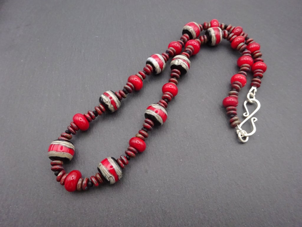 lampwork glass red and black beaded necklace