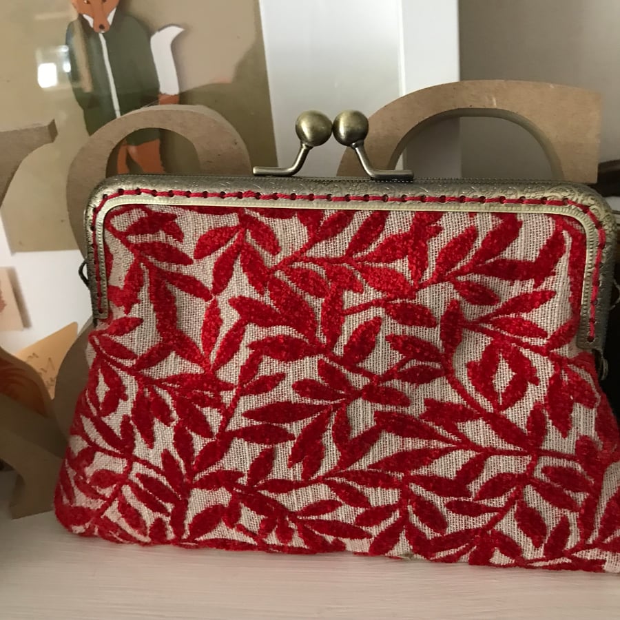 Vintage look - Red velour clasp purse