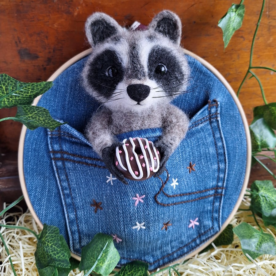 Pocket Snack Racoon 