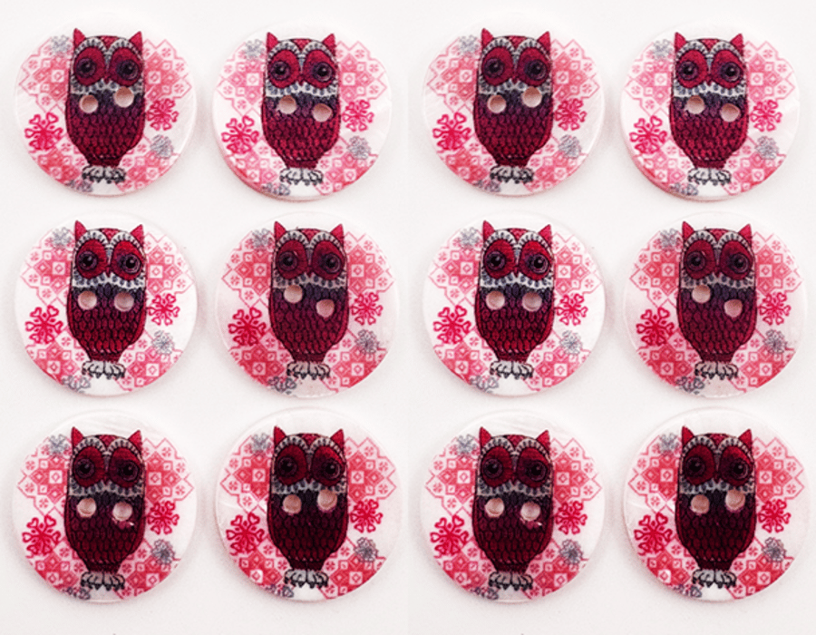 12 Shell Buttons, Red Owl Design, 28mm Wide, Natural Mother of Pearl 
