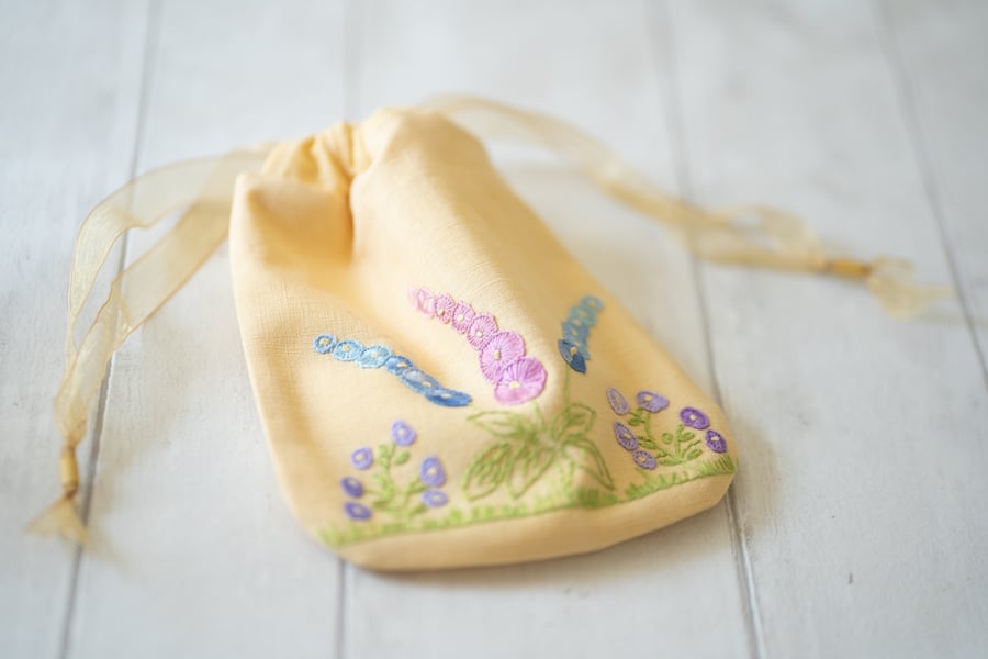 Vintage Embroidered Linen  Fully Lined Yellow Drawstring Bag 