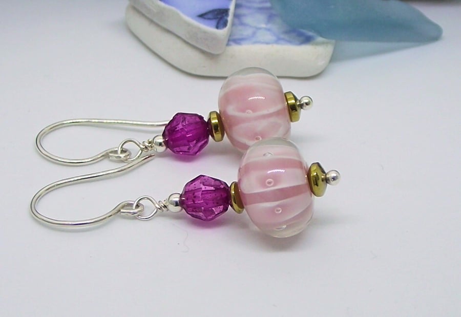 Light and dark pink lampwork glass earring