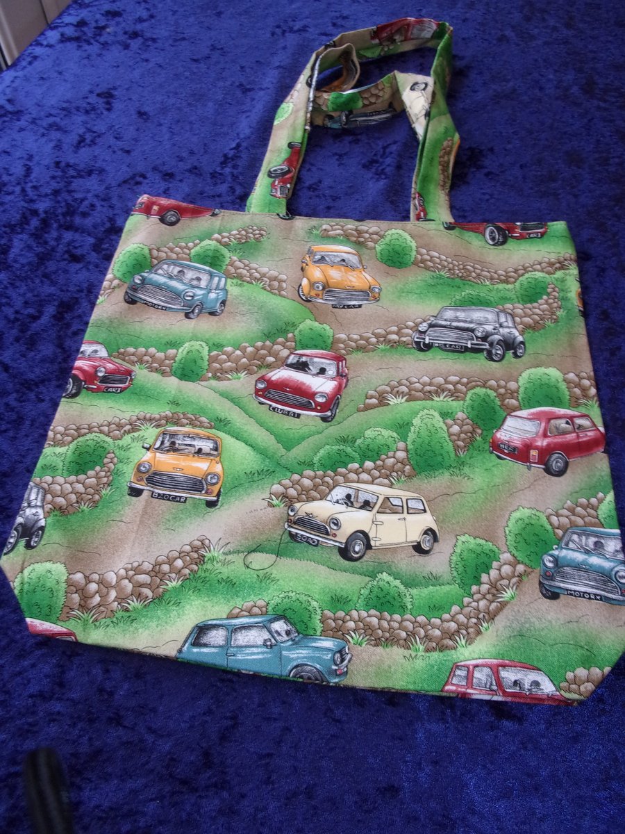 Small Shopping Bag with Classic Minis