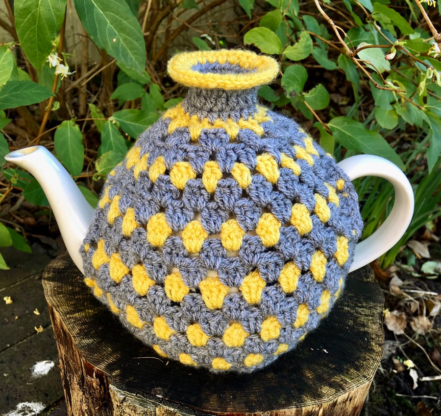 Modern Crochet Tea Cosy, Yellow and Grey Stripes
