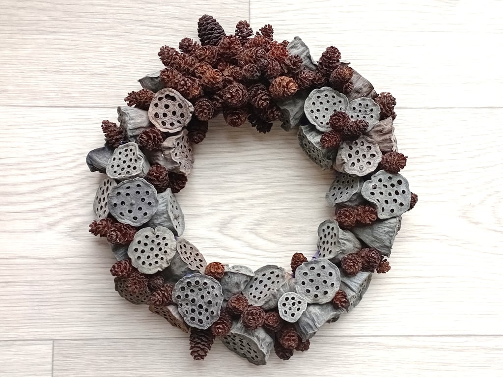 Contemporary Small Decorative Wreath, all seasons use