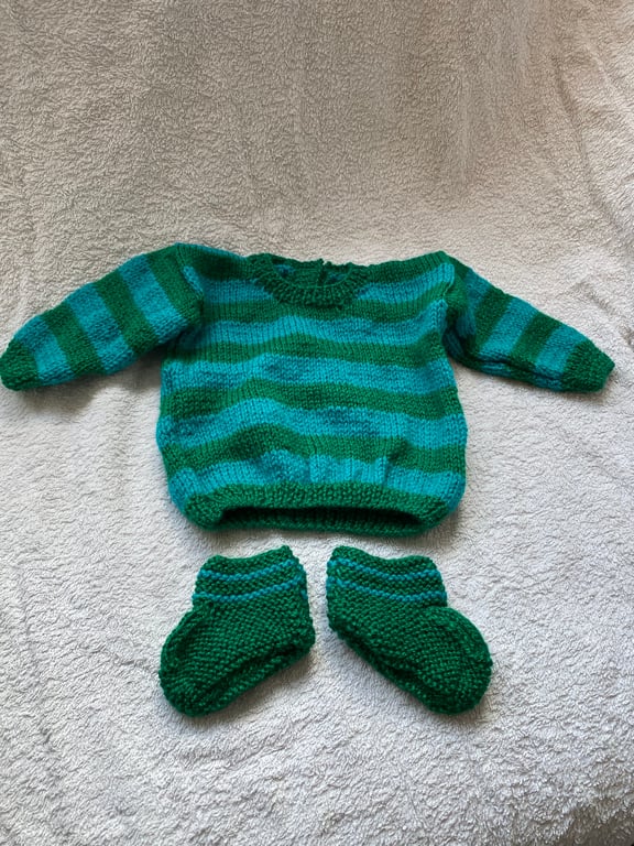 Green Days Baby Jumper and Bootie set