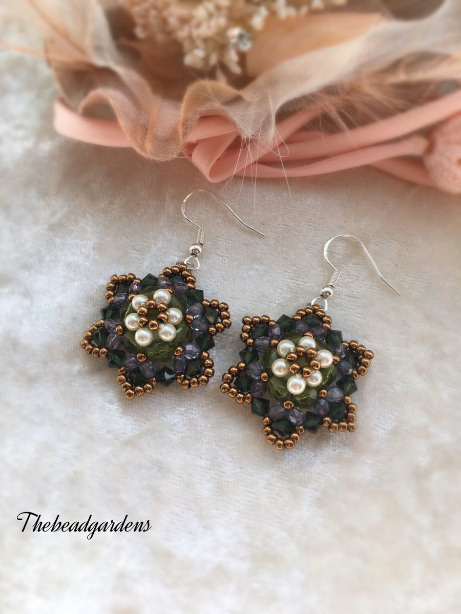 Big flower earrings 