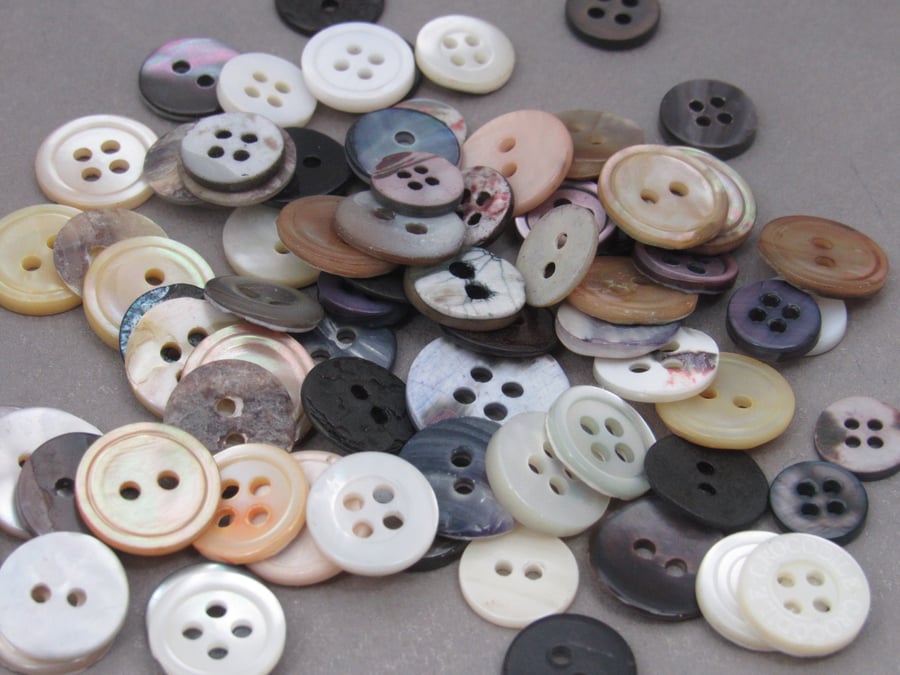 100 Small Mixed Shell or Shell-type Buttons