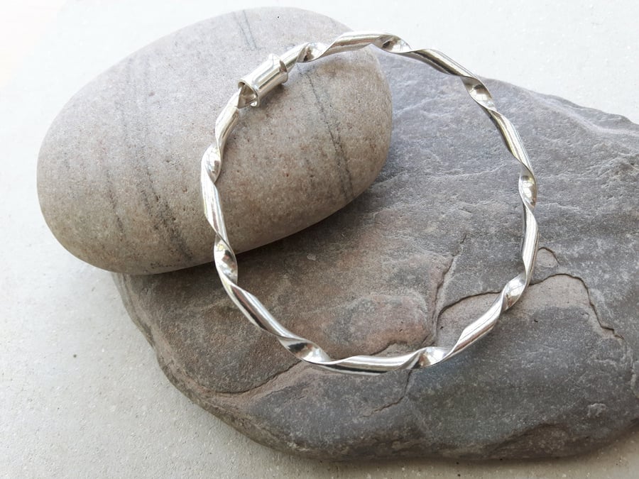 Sterling Silver Twist Bangle with Mobile Spinner 