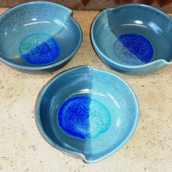 Pinched edge small ceramic bowls