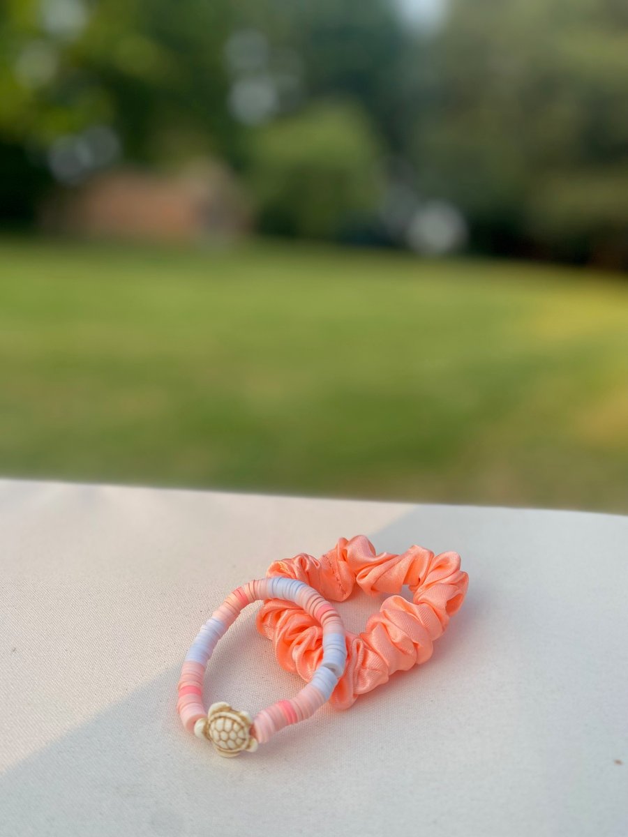 Small 'Beach Vibes' Clay Bead Bracelet Set Peach