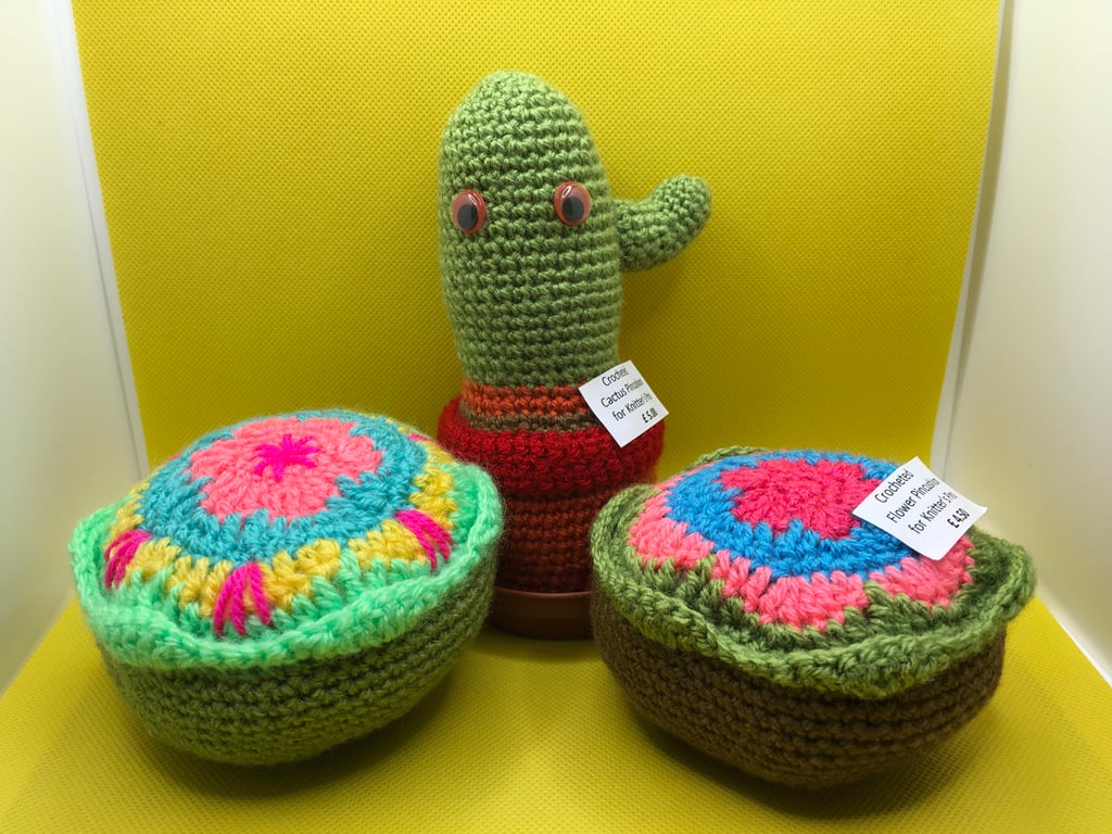 More Pincushions! This time Crocheted ones, especially for Yarn Pins and Needles