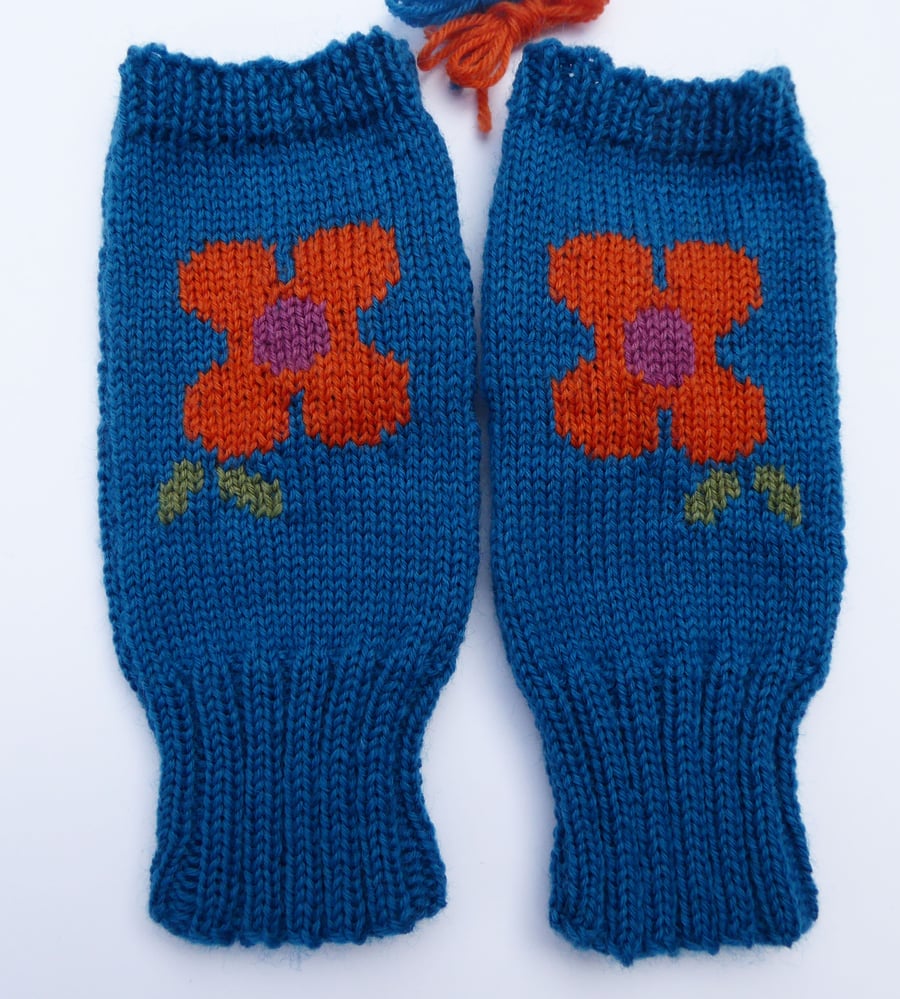 Gloves with Bright Flower 
