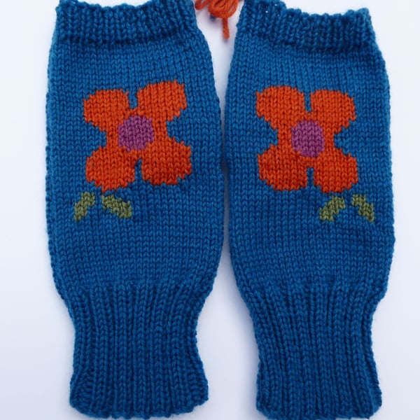 Gloves with Bright Flower 