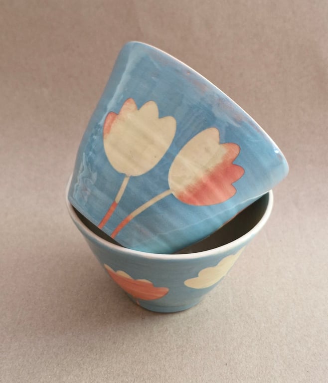 Handmade stoneware bowl set decorated with flowers