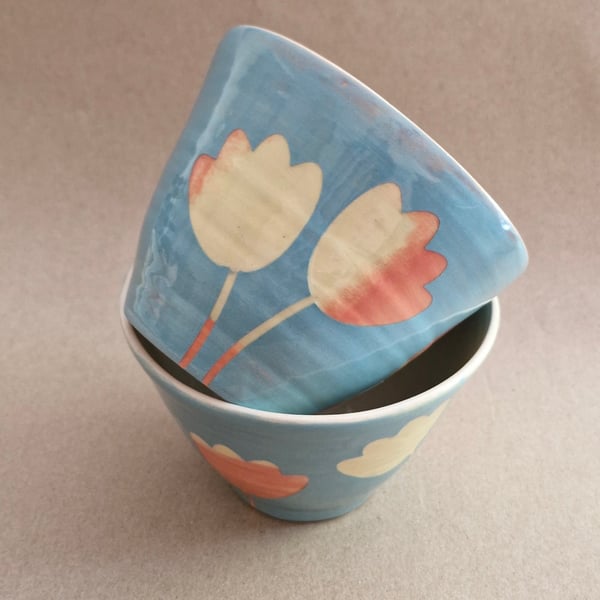 Handmade stoneware bowl set decorated with flowers