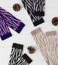 Zebra fingerless gloves - cobble and white - Image 4