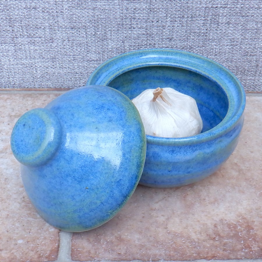 Garlic roaster baker lidded salt pot hand thrown stoneware pottery ceramic 