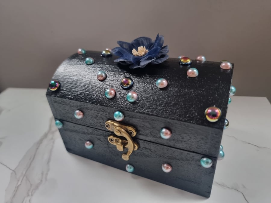 Elegant Black Pearl Trinket Box – Handmade Decorative Storage Box