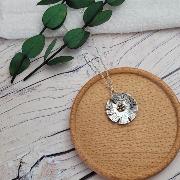 RUSTIC FLOWER NECKLACE