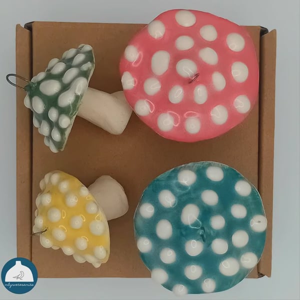 Set of 4 ceramic Toadstools