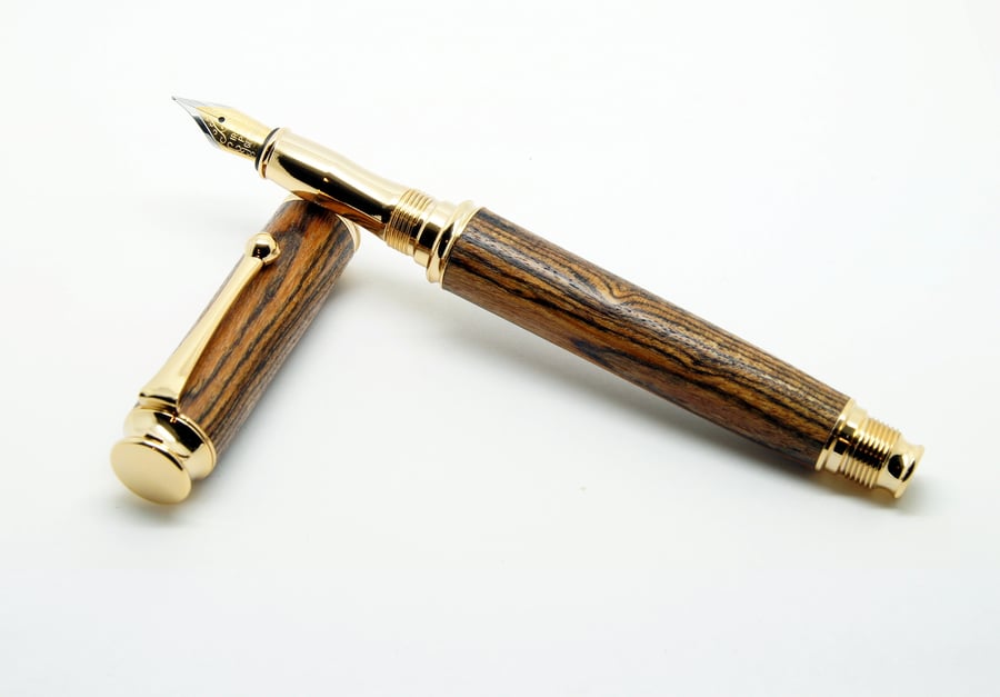 Omega fountain pen in Bocote