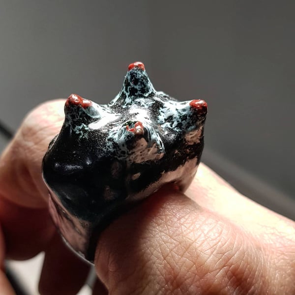 Handmade ring in glazed ceramic MA.1