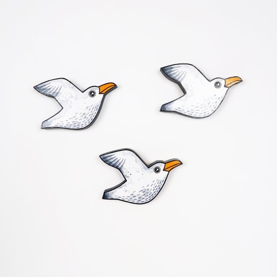 Seagull wall art, set of 3 flying birds, wooden hand painted home decor.