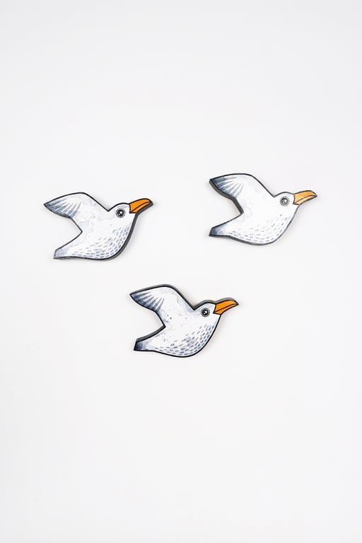 Seagull wall art, set of 3 flying birds, wooden hand painted home decor.