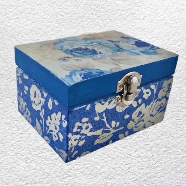 Blue Floral: Decorated Wooden Trinket Keepsake Box 12cm