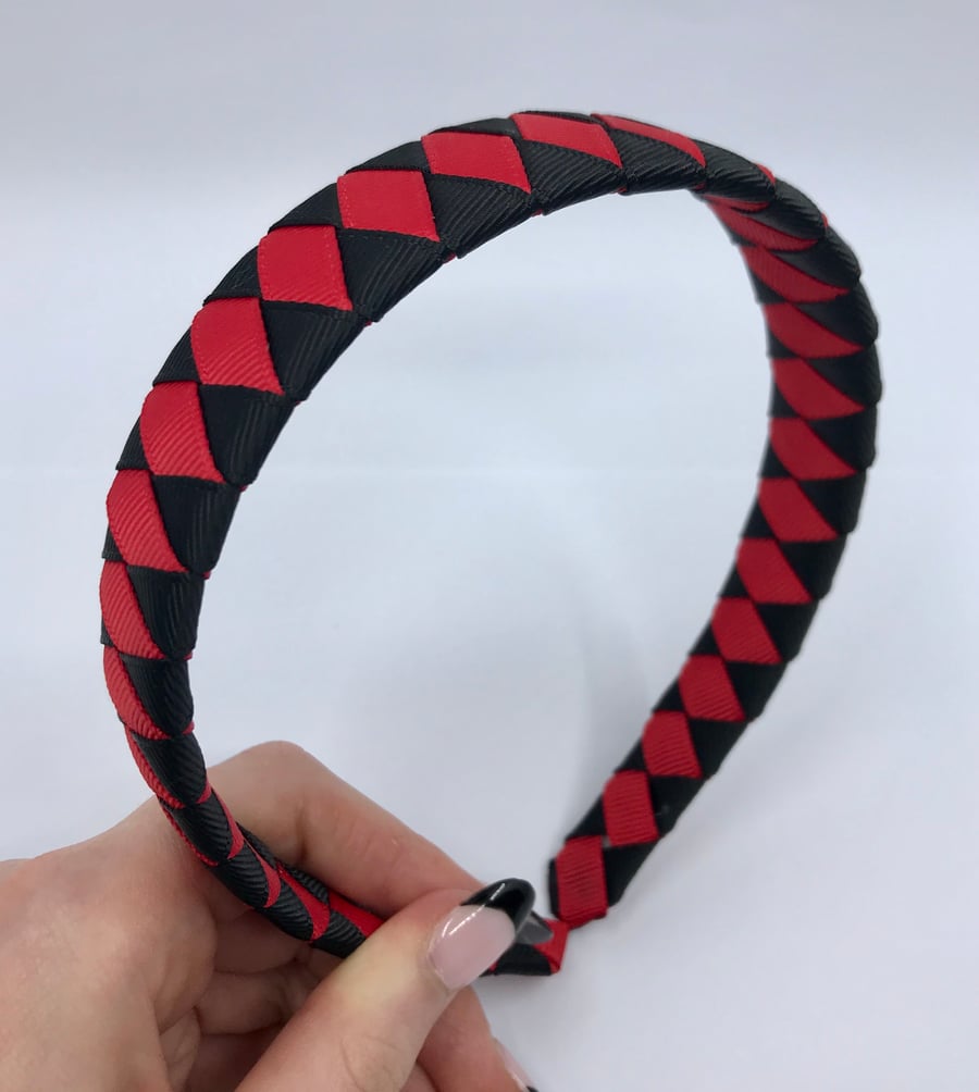 Black and Red Diamond Pleated Hairband