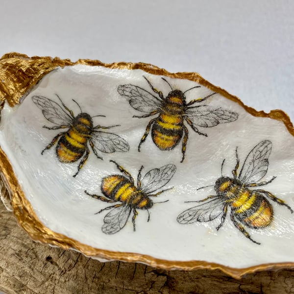 Busy little bee decoupaged oyster shell