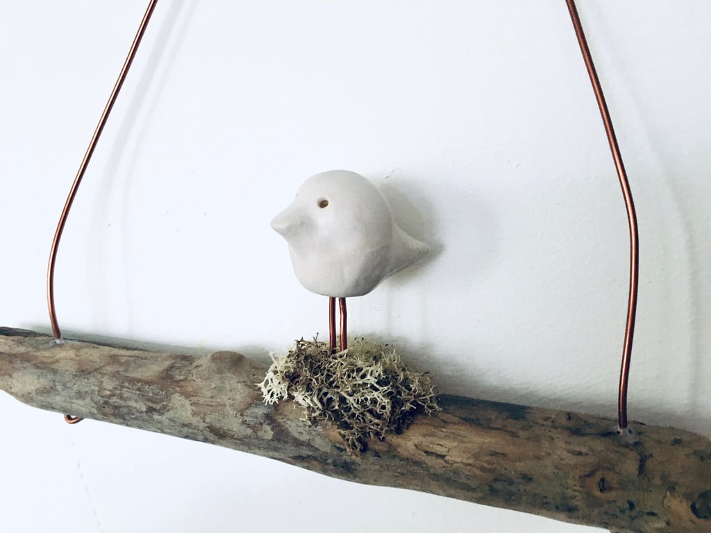 Wire art, bird on a driftwood wire, wire sculpture