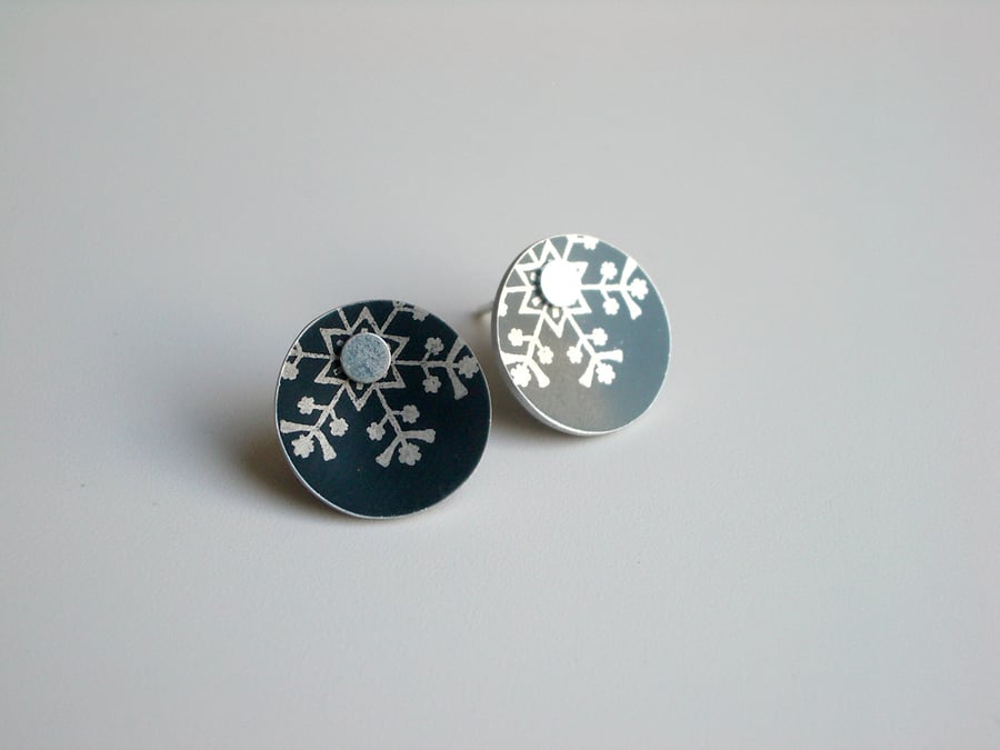 Christmas snowflake winter stud earrings in black