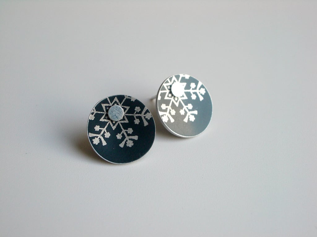Christmas snowflake winter stud earrings in black