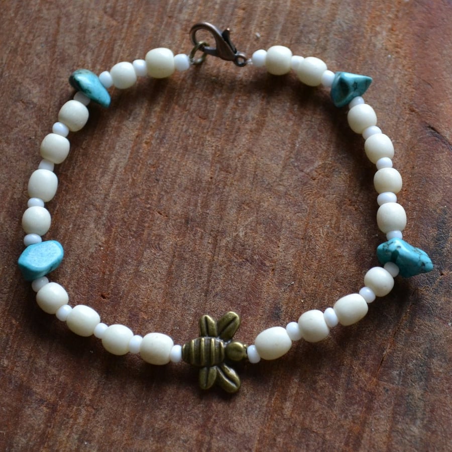 Bee bracelet with turquoise chips 
