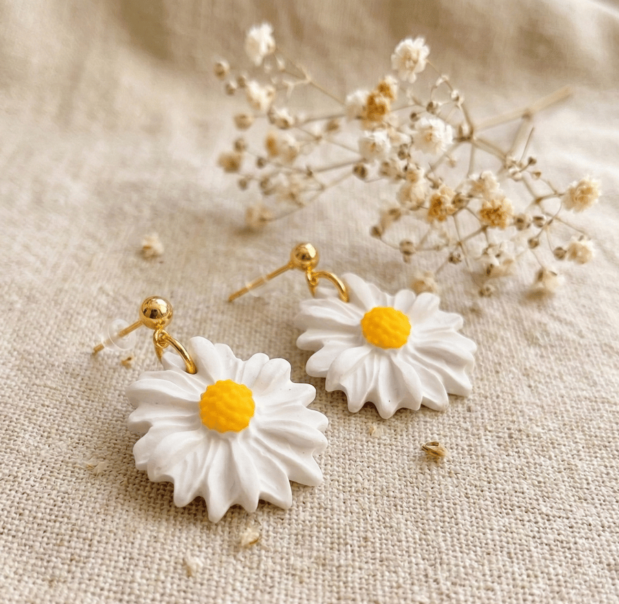 Daisy Polymer Clay Earrings - Floral Birthday Gift for Her - White Jewelry 