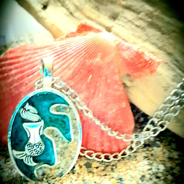Sand and Sea pendant necklace