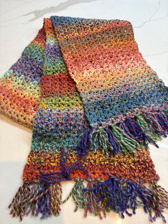 Scarf with tassels 