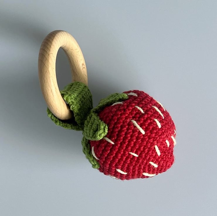 Crochet rattle strawberry - Folksy