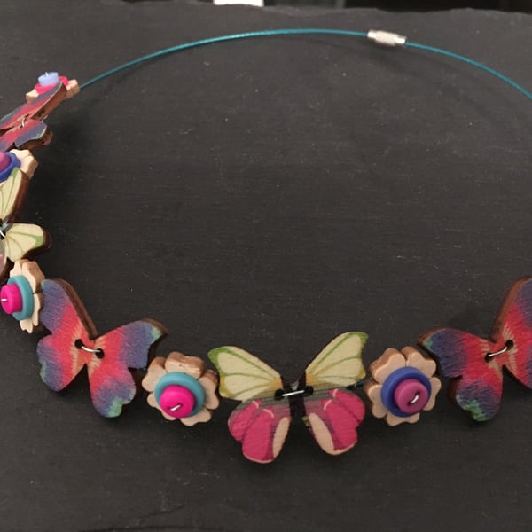 Butterfly button choker necklace 