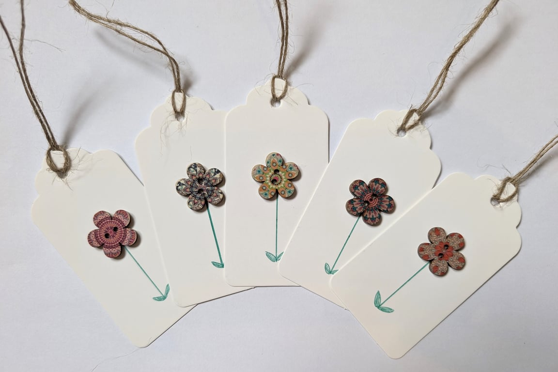 Homemade gift tags made with buttons in packs of 5 - flower 