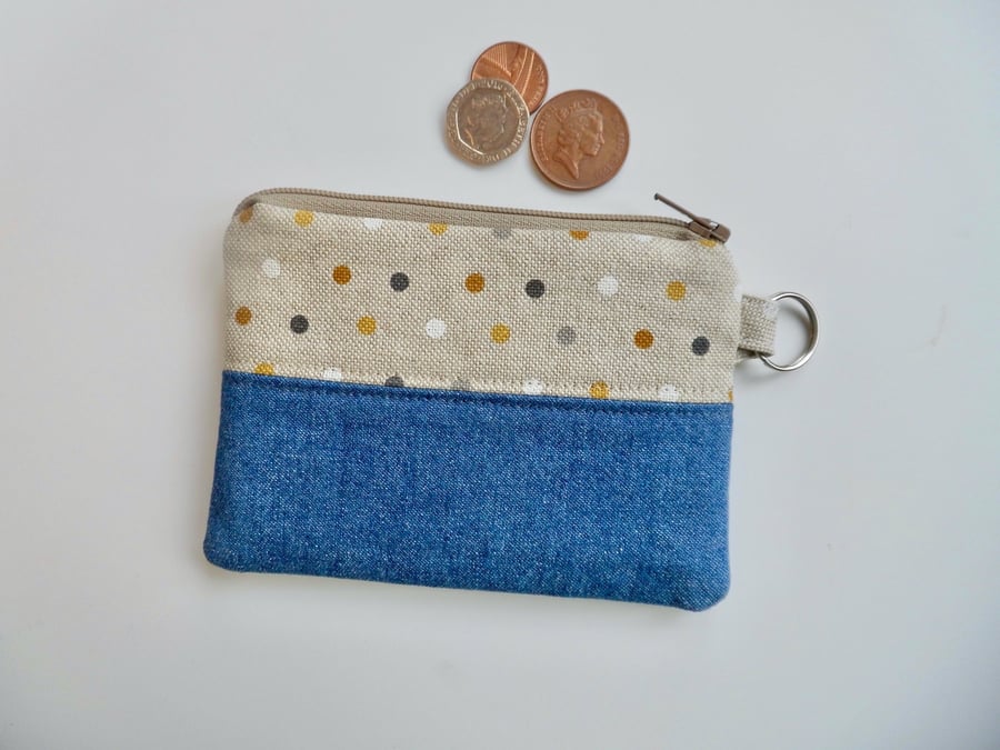 Coin purse in blue denim and beige spotted fabric