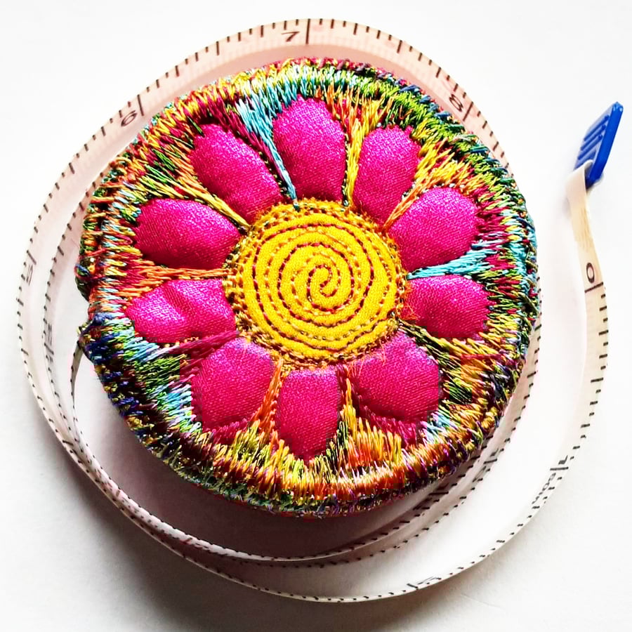 Free machine embroidery retractable tape measure 