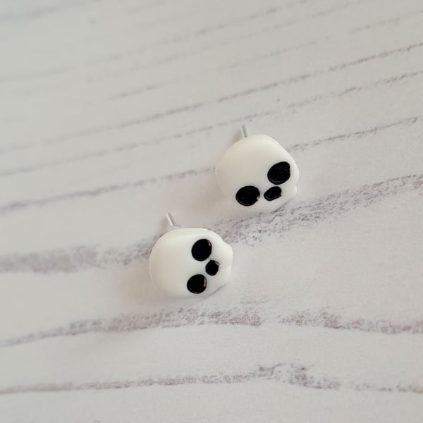 Halloween Mini skull stud earrings