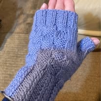 Aran Handwarmers with thumbs - Blue