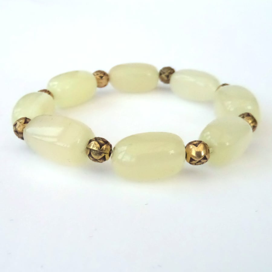 Chunky creamy olive agate bracelet