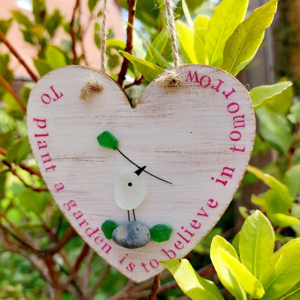 Sea Glass Heart Decoration - Beach Glass Hanging Ornamental Gift for Gardeners